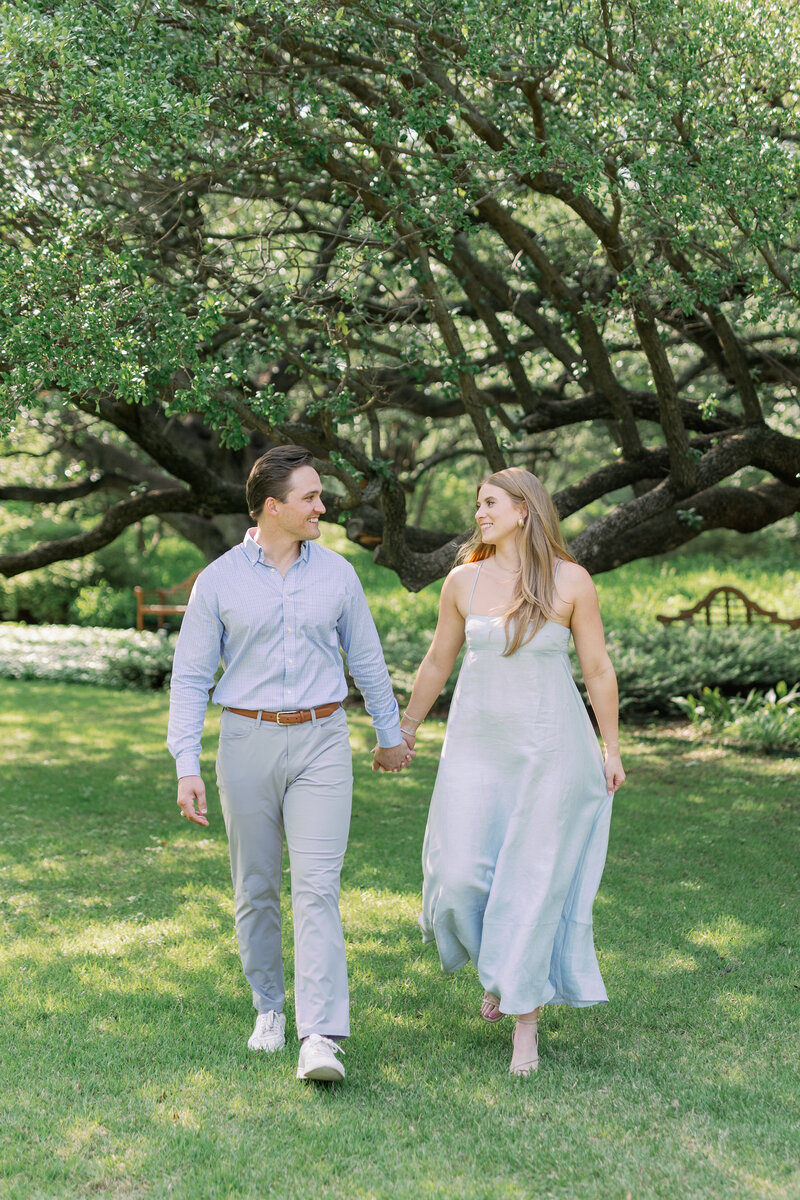 Fort-Worth-Botanic-Gardens-Engagement-Session-Chirstian-Wedding-Photographer-Kortney-Boyett20