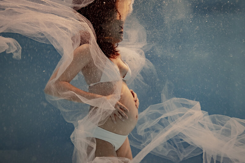 underwater maternity photoshoot perth