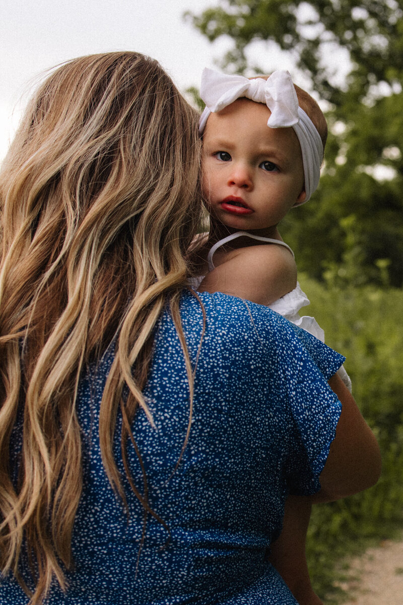 mother-holding-daughter-lisle-il