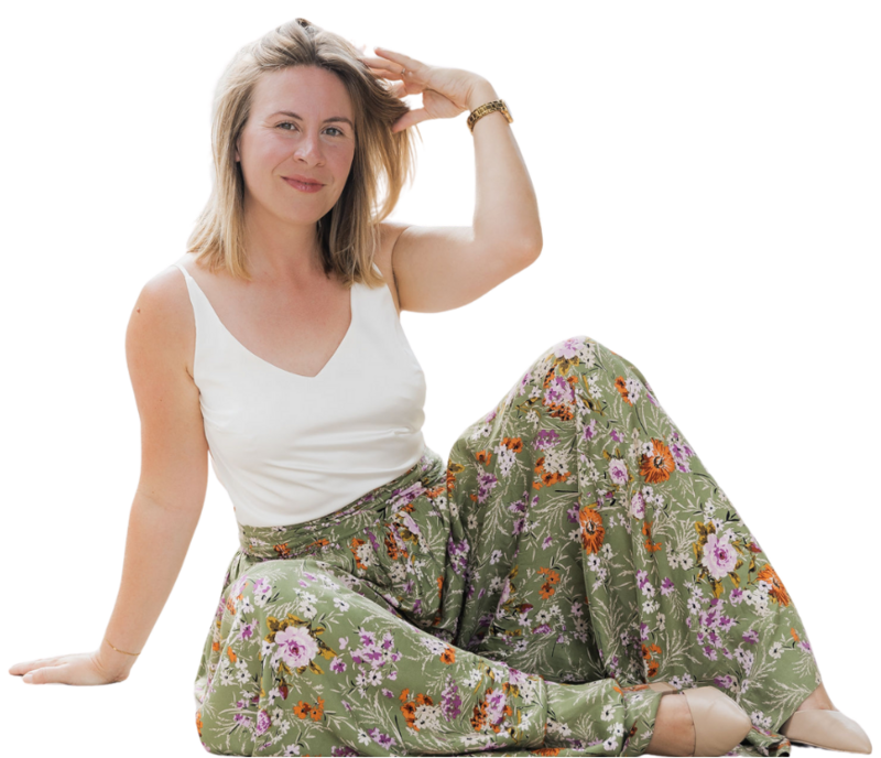 Jenna Harding social media coach teaching entrepreneurs how to attract clients on Instagram