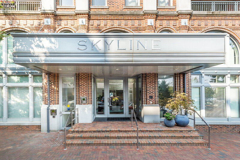 Rocketts Landing Skyline facade