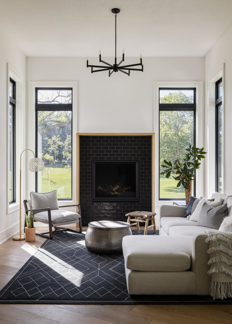 Bold neutral modern living room design by Leawood interior designer Kara Kersten Design.