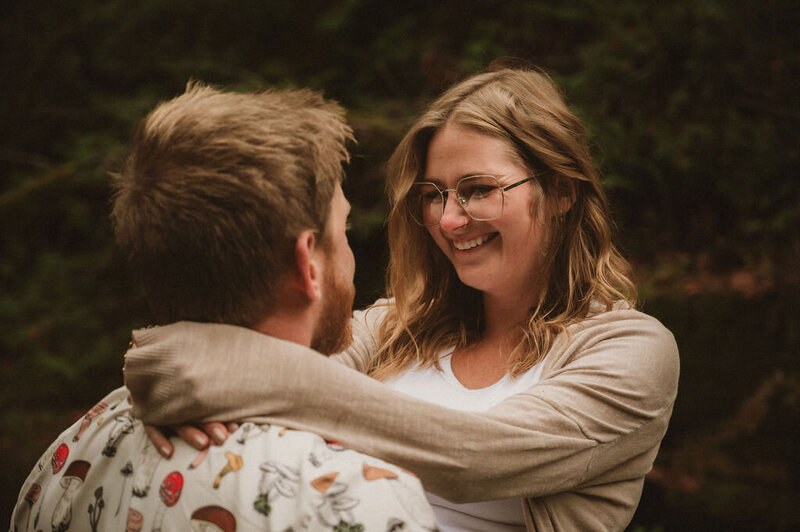 couple-intimate-forest-port-alberni