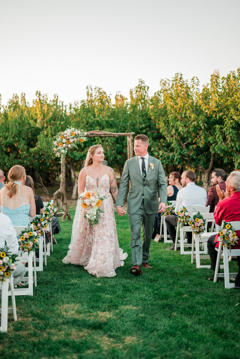 restoration-vineyards-palisade-wedding_0792_blog
