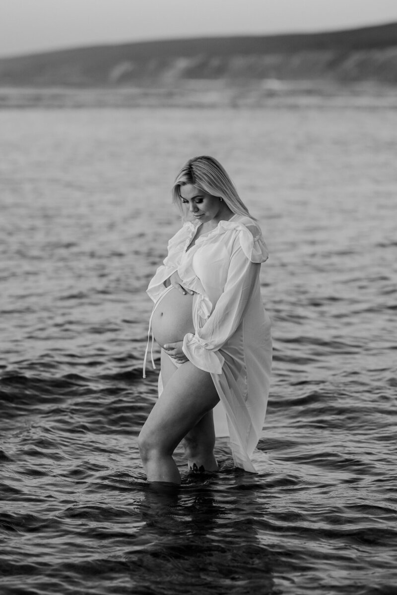 danica_maternity_sneaks-12