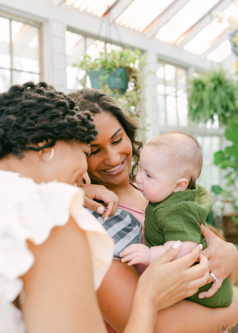 07-Lifestyle-Family-Greenhouse-Portrait-Tender-Moments