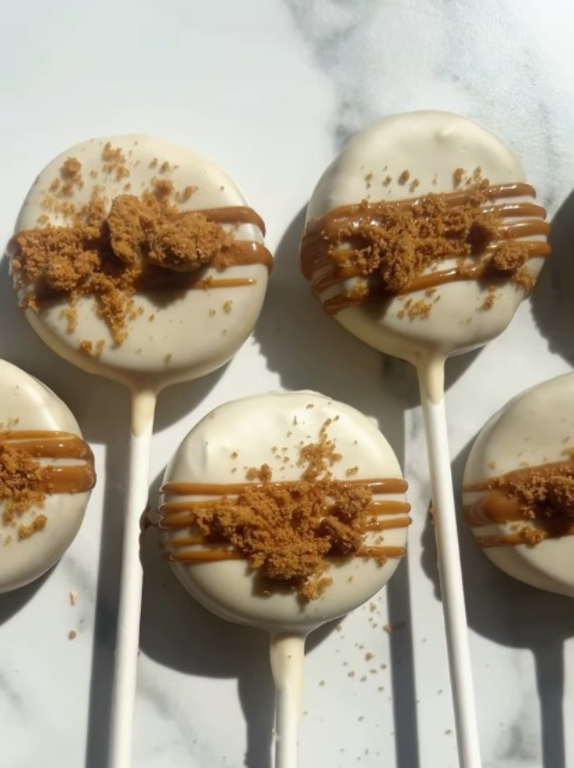 Indulgent Biscoff cookie butter cakepops from Dip’d Desserts in Portland, Oregon, featuring a luxurious flavor profile and perfect for any special occasion or gift.
