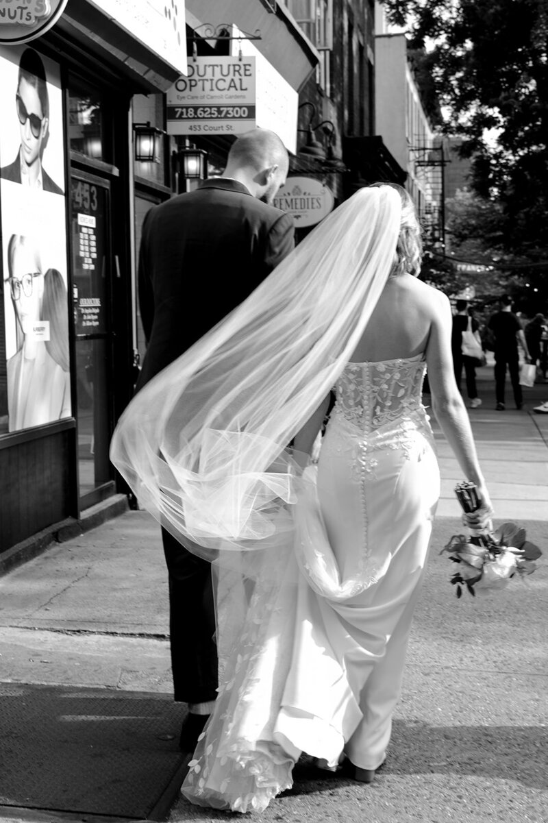 newyorkcity-weddingphotographer-dallasphotographer-wedding-izziecervantesphotography-frankies-brooklyn-ny-311_websize