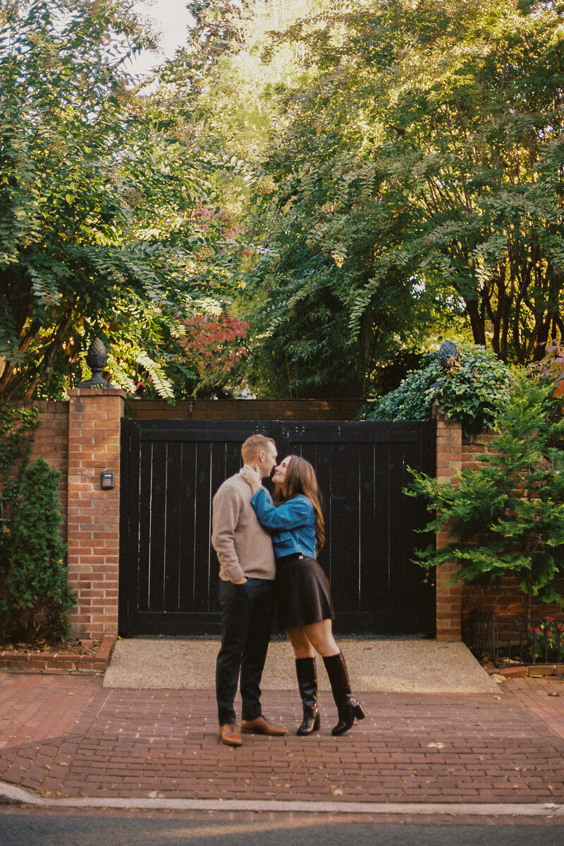 Fall-Engagement-Session-in-Georgetown-DC-on-35mm-Film-12