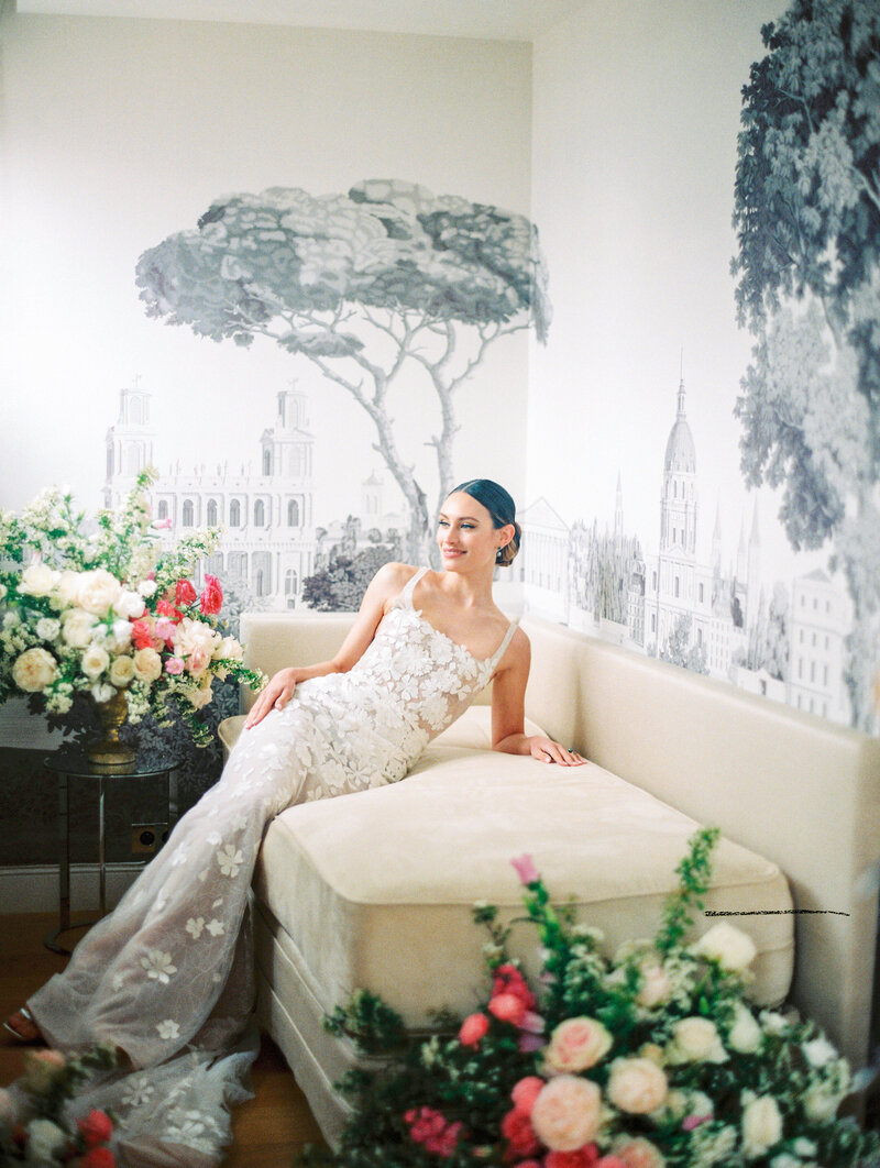 The bride in Paris, editorial in Suite Tour Eiffel Paris