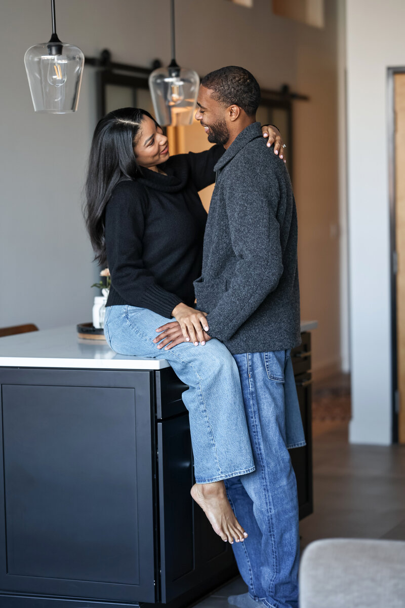Detroit-cozy-engagement-Session