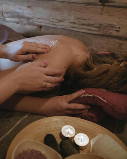 2-Careyes-Wellness-Beauty-Exfoliation-Treatment-pexels-ekaterinamitkina-9898735