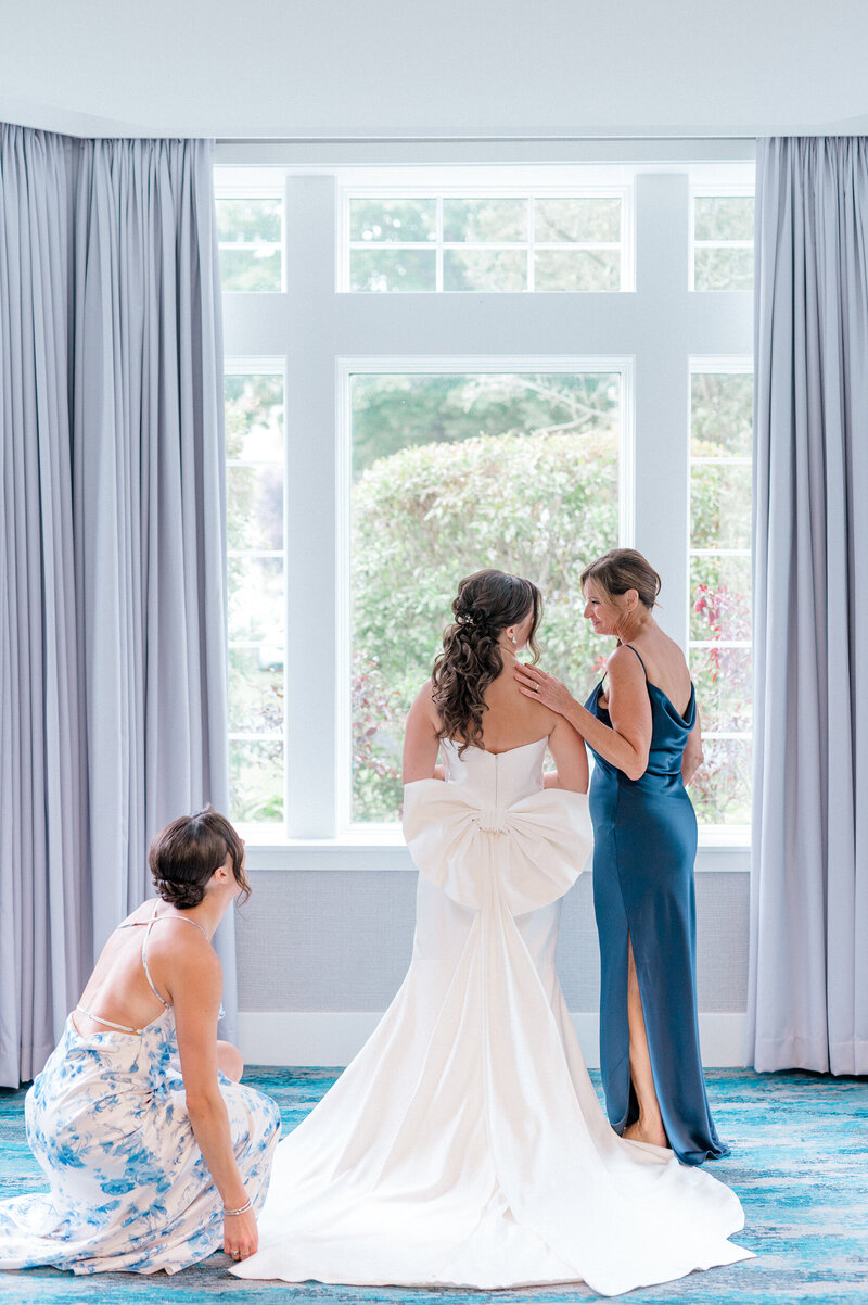 Connecticut wedding with  bride and family