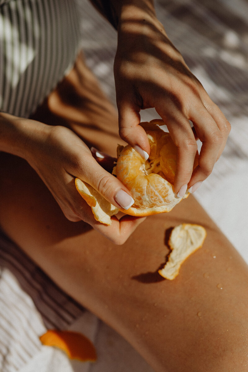 kaboompics_golden-glow-embracing-beach-vibes-and-the-perfect-tan-32469