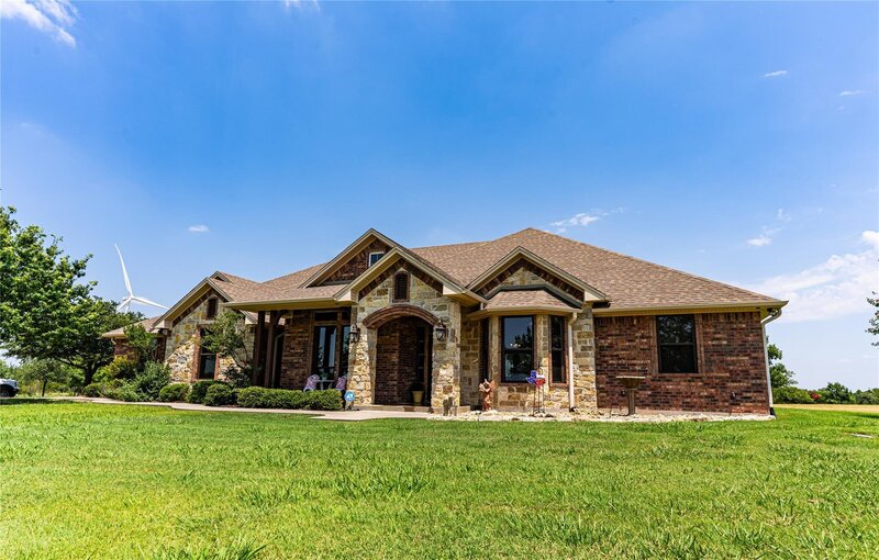 11 Acres in Lindsay Texas for sale