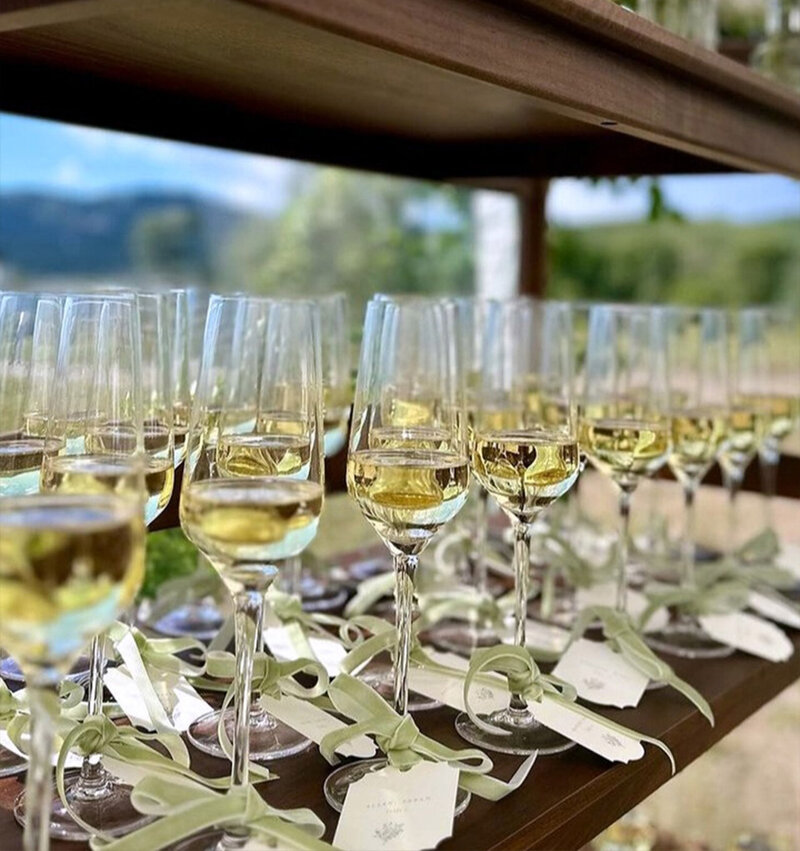 champagne-wall-wedding-seventhandanderson