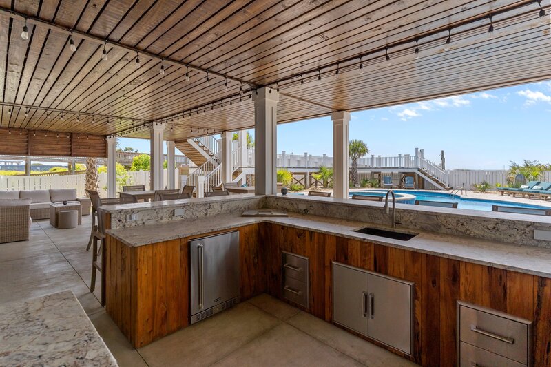 Luxury-Holden-Beach-Rentals-WI-Outside10