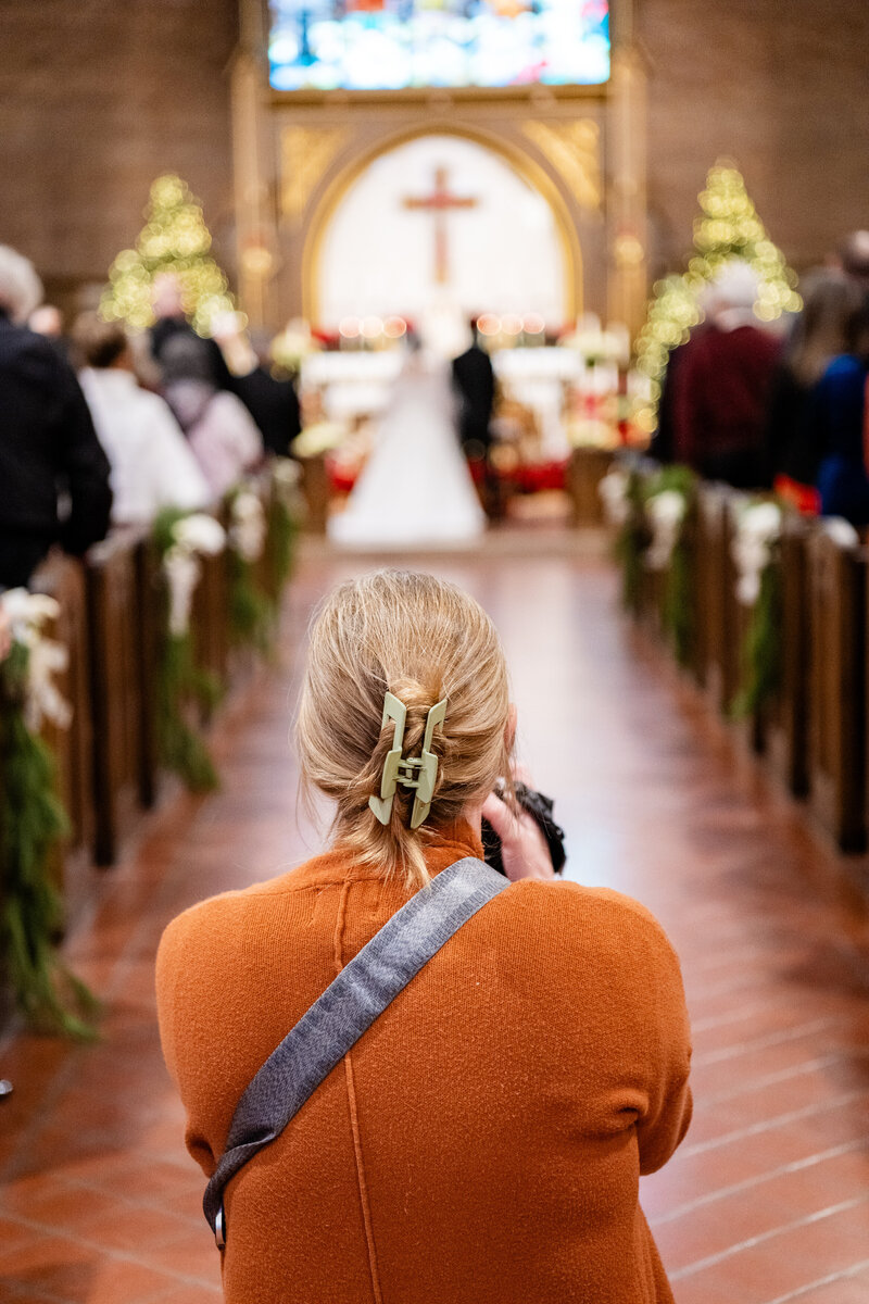 behind-the-scenes-minneapolis-wedding-photographer-7