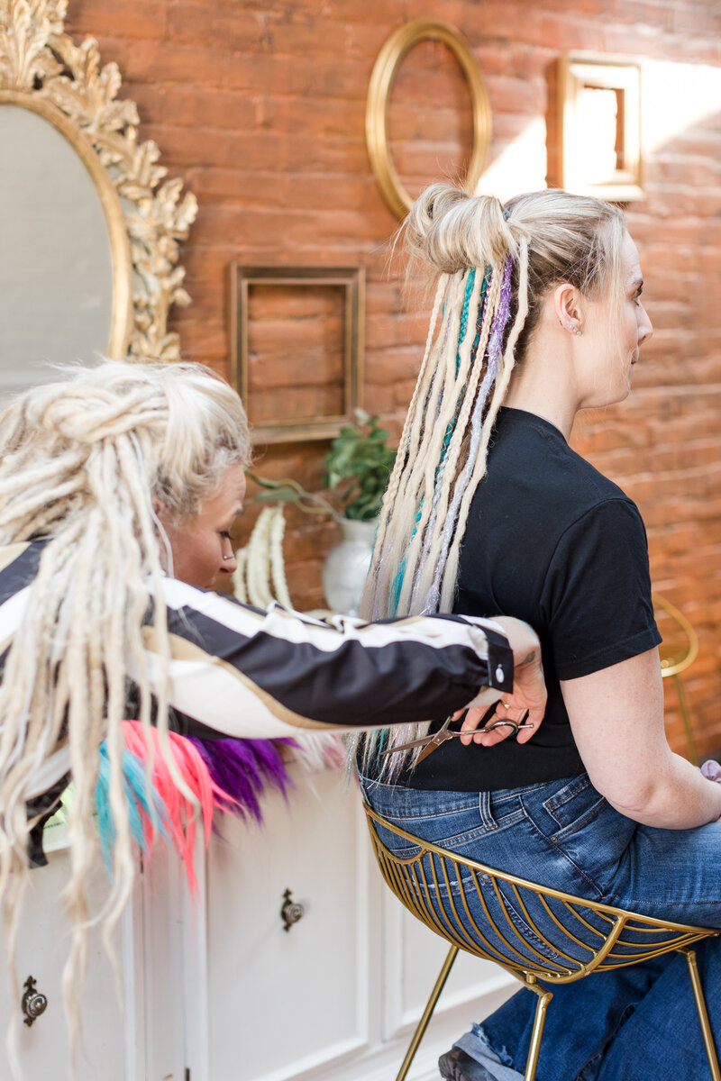 With locations in New York City, Maryland, and New Jersey, Let Me Live Locs is the premier destination for expert dreadlock styling. Our skilled artists offer a range of styles and services, including custom dreadlocks, extensions, and more.