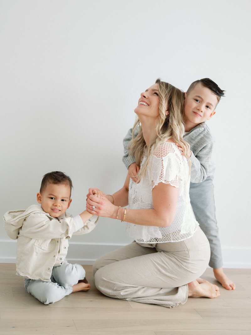Brooke Lacombe is an Ottawa, Ontario based family photographer, specializing in motherhood, maternity, newborn and family fine art photography.