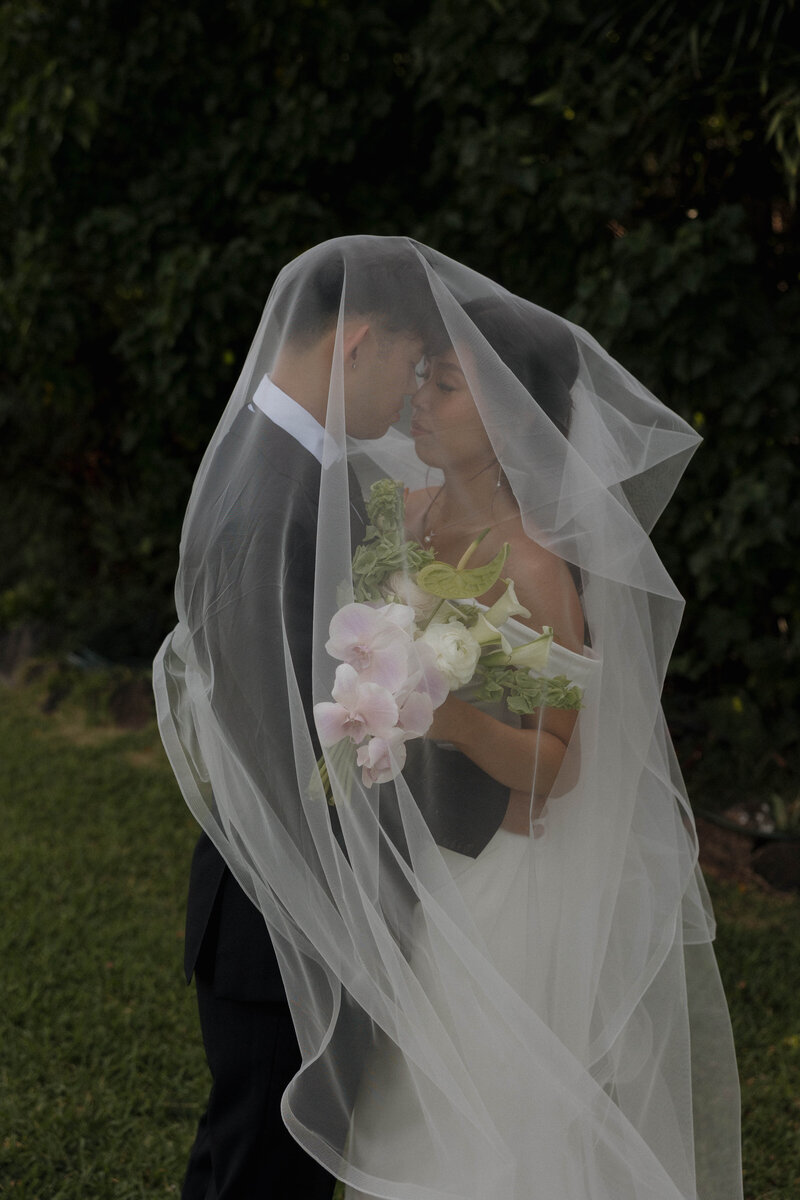 Unlock the magic of your love story with Cassie Beth Photography, Iowa's trusted wedding photographer. Immerse yourself in a world of elegance and creativity as Cassie captures each moment with artistic brilliance. Seamlessly navigate wedding photographer costs and experience the seamless blend of photography and videography.