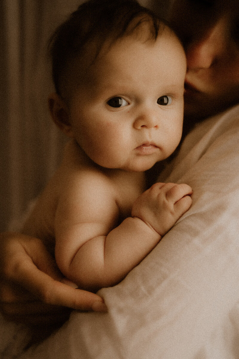 pour vous souvenir des premiers jours avec votre bebe contactez une photographe dans les alpes maritimes