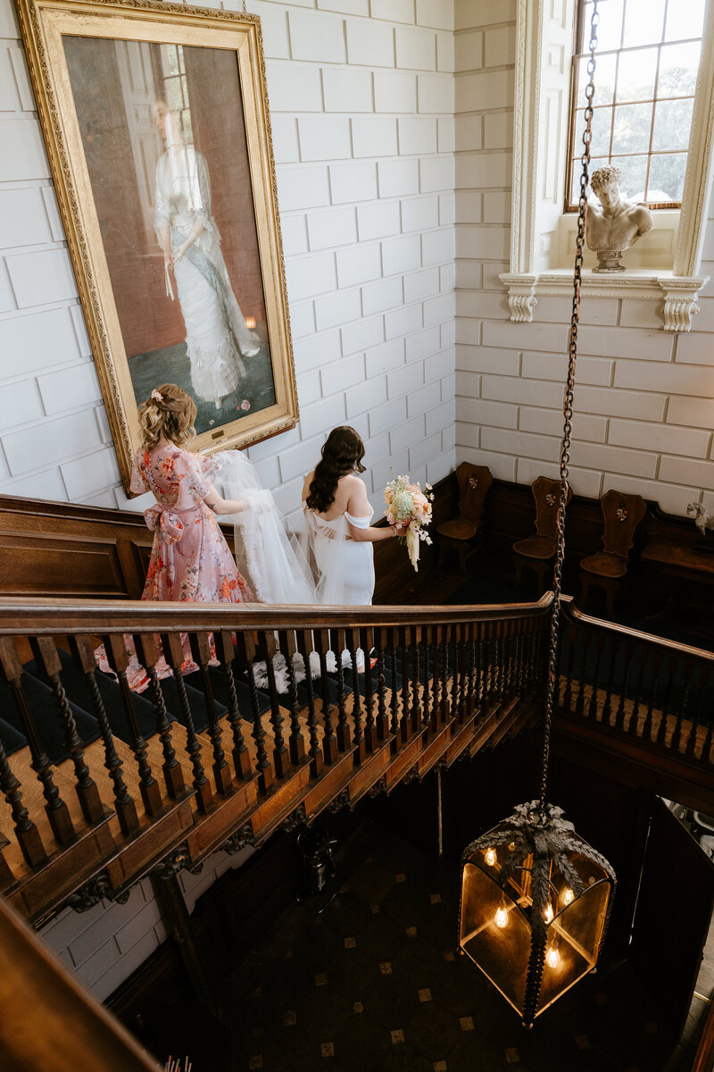 Worcestershire Wedding Photographer captures bridal party at Davenport House