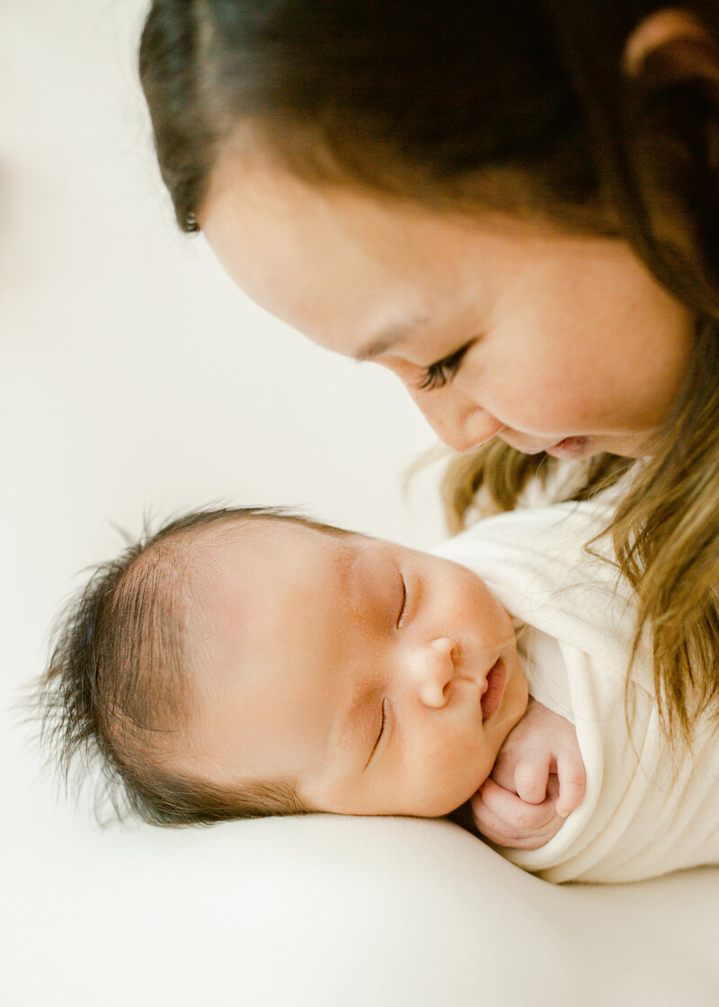 Orange County minimalist newborn photography in-home based in Irvine