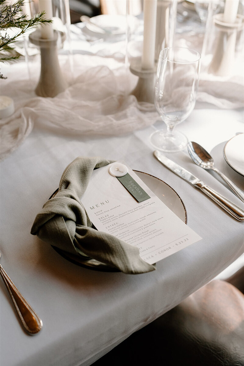organic beano's cabin menu & place card tag
