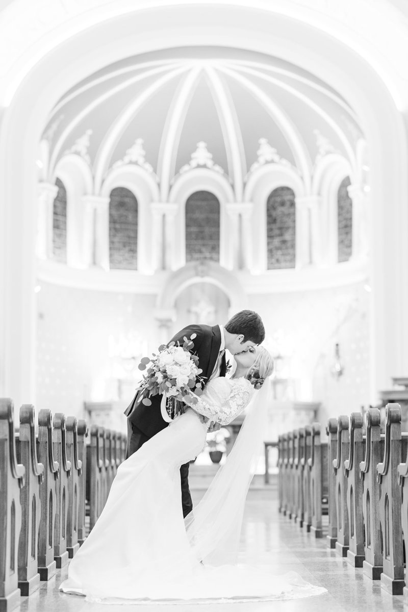 The-Grand-Opera-House-Crowley-Louisiana-Wedding_54
