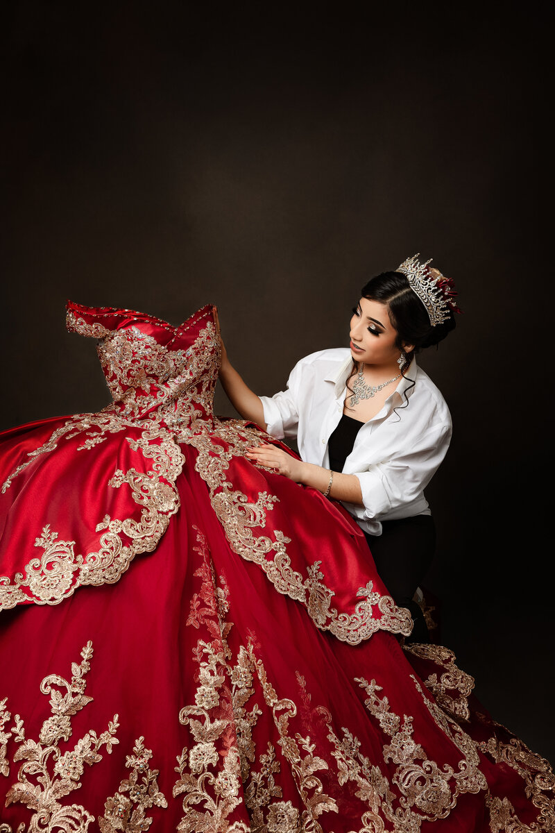 Maternity family session kids running around mom in open field