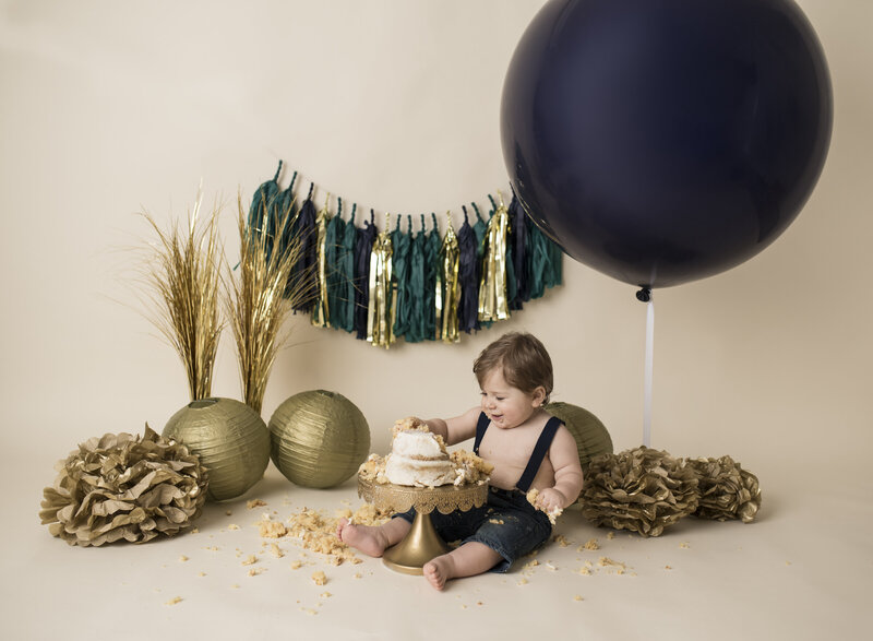 Baby Black  and Gold themed Cake Smash Photos in Houston