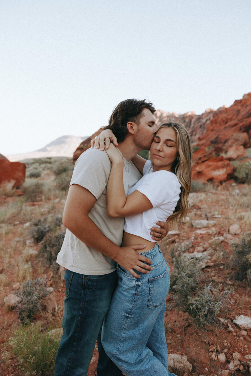 Sierah & Andrew Couples Photoshoot| Calico Basin Las Vegas Nevada|  Megan Badia Photography-12