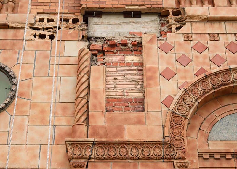 Lee Plaza Lions Heads_1