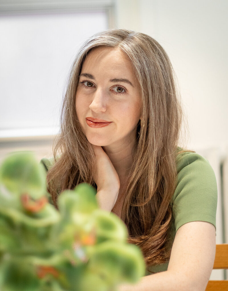 Headshot of Emma Wolno, the Content repurposing strategist at Perennial Content.