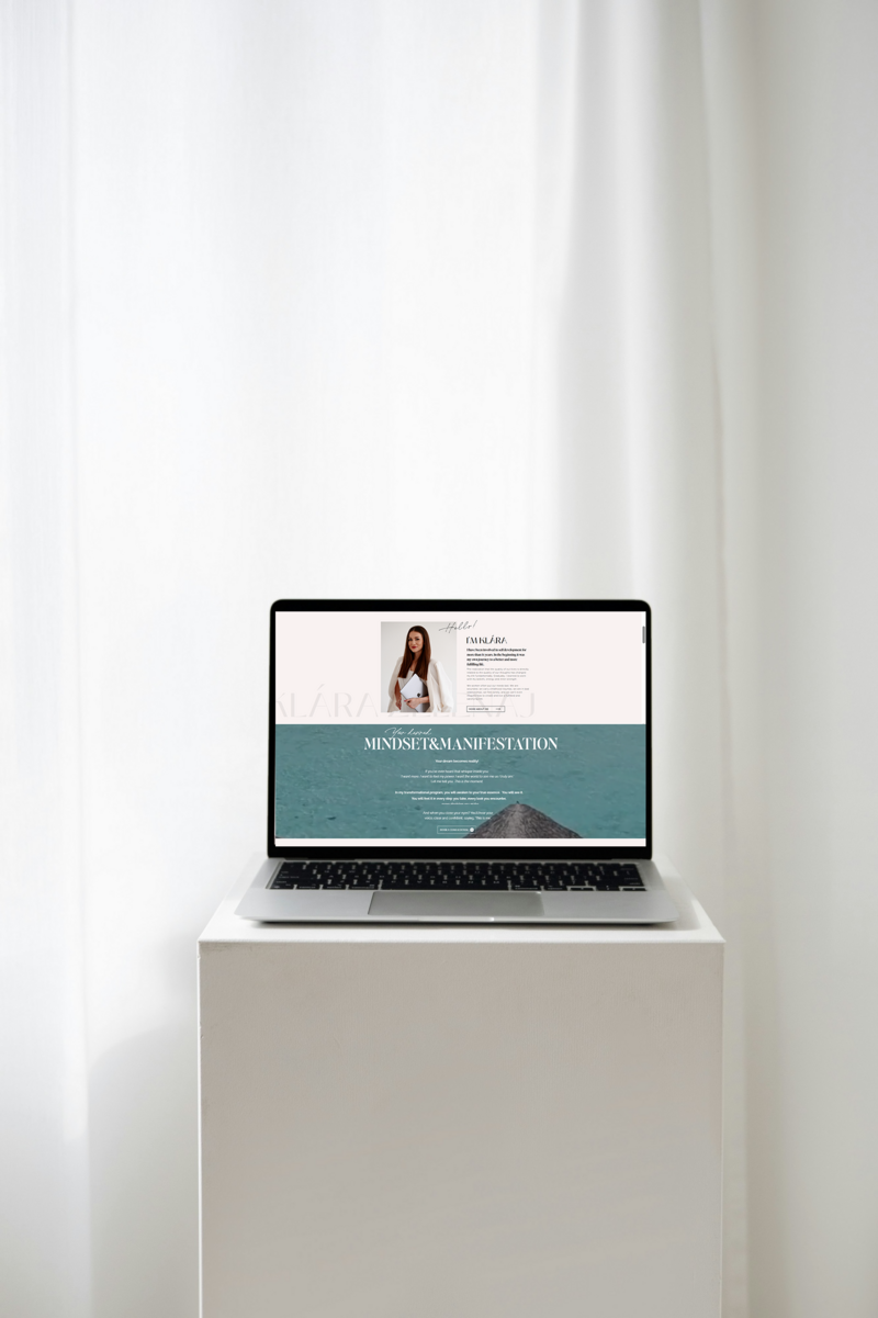 Notebook mockup 4
