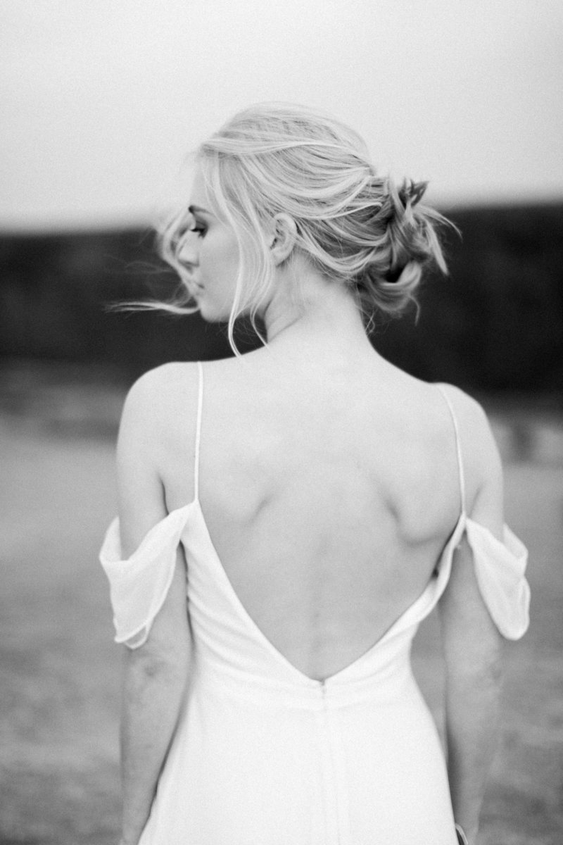 Black and white back shot of bride