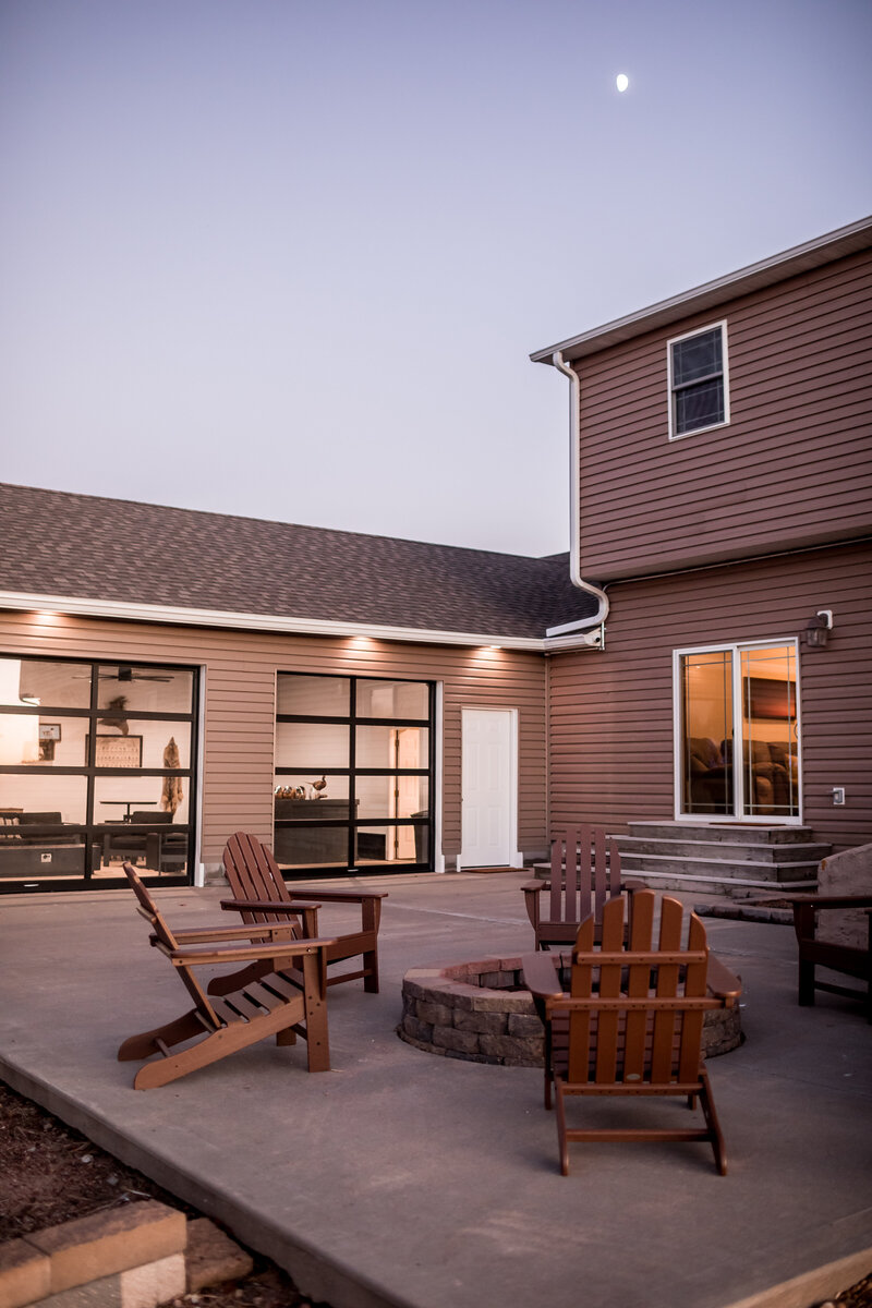 Kansas hunting lodge outdoor patio area