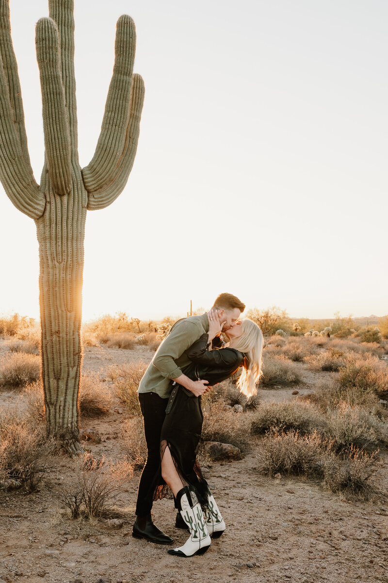 Superstition-Mountains-Desert-Engagement-Photos-Annette-Ambrose-Photography-41