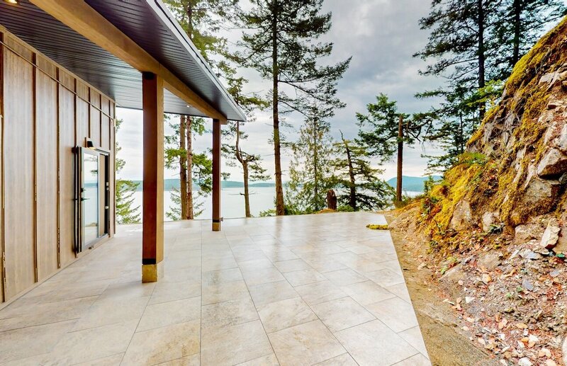 5575-Hoonson-Rd-Pender-Island-08282024_224923