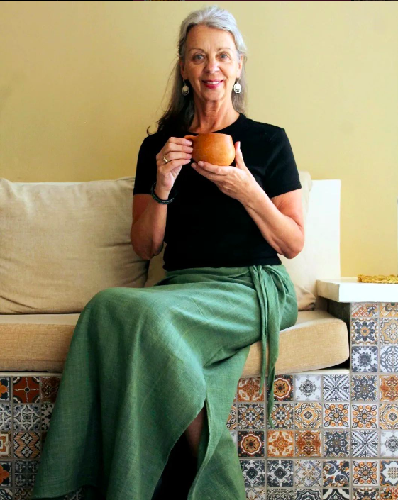 Usha is a yoga teacher and Ayurveda food and health coach and also offers Ayurvedic massages for women and leads detoxes in San Miguel De Allende