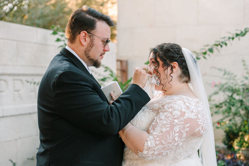 allisonbolinphoto-Fort-Worth-Texas-Colorful-December-Wedding-6