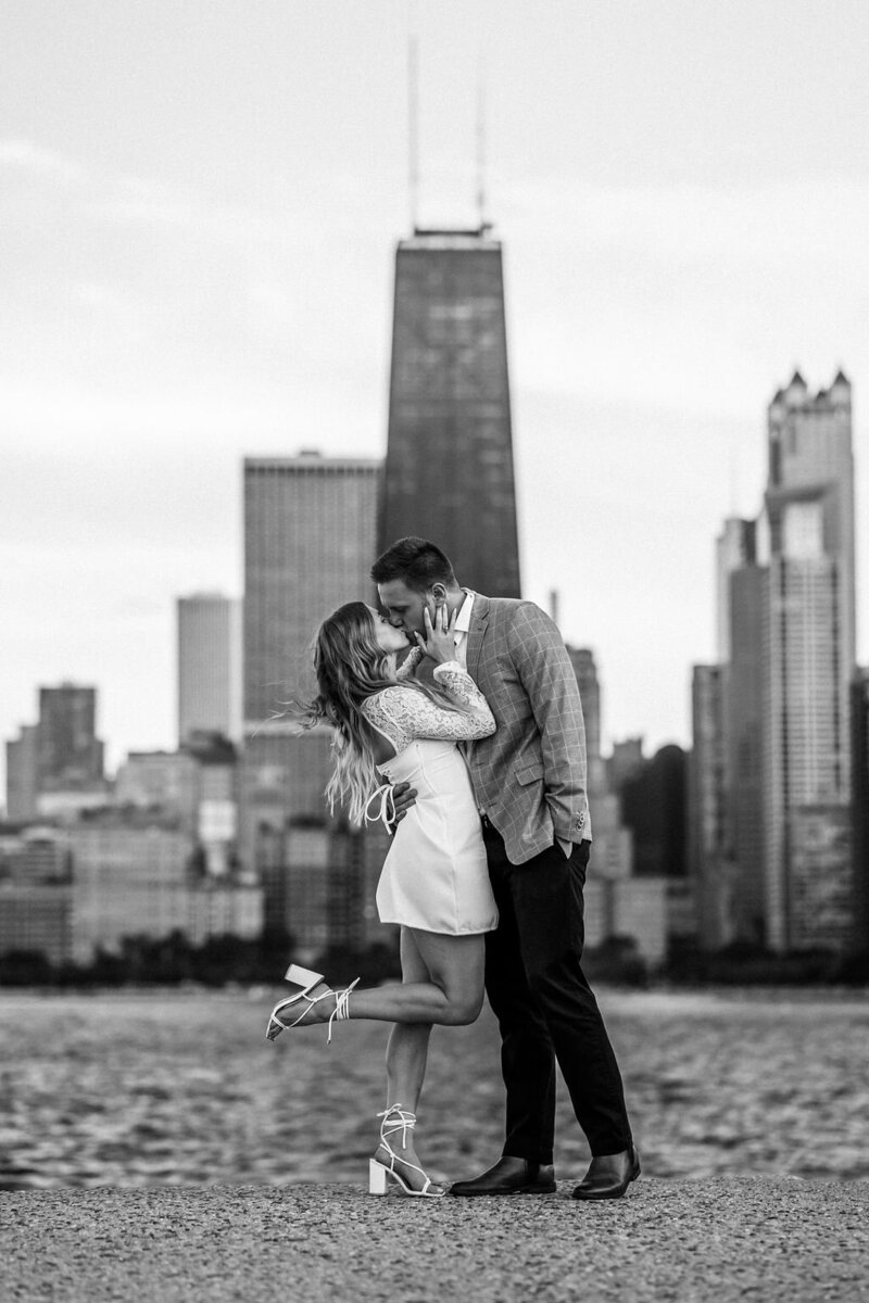 chicago-sailboat-engagement-session (21)