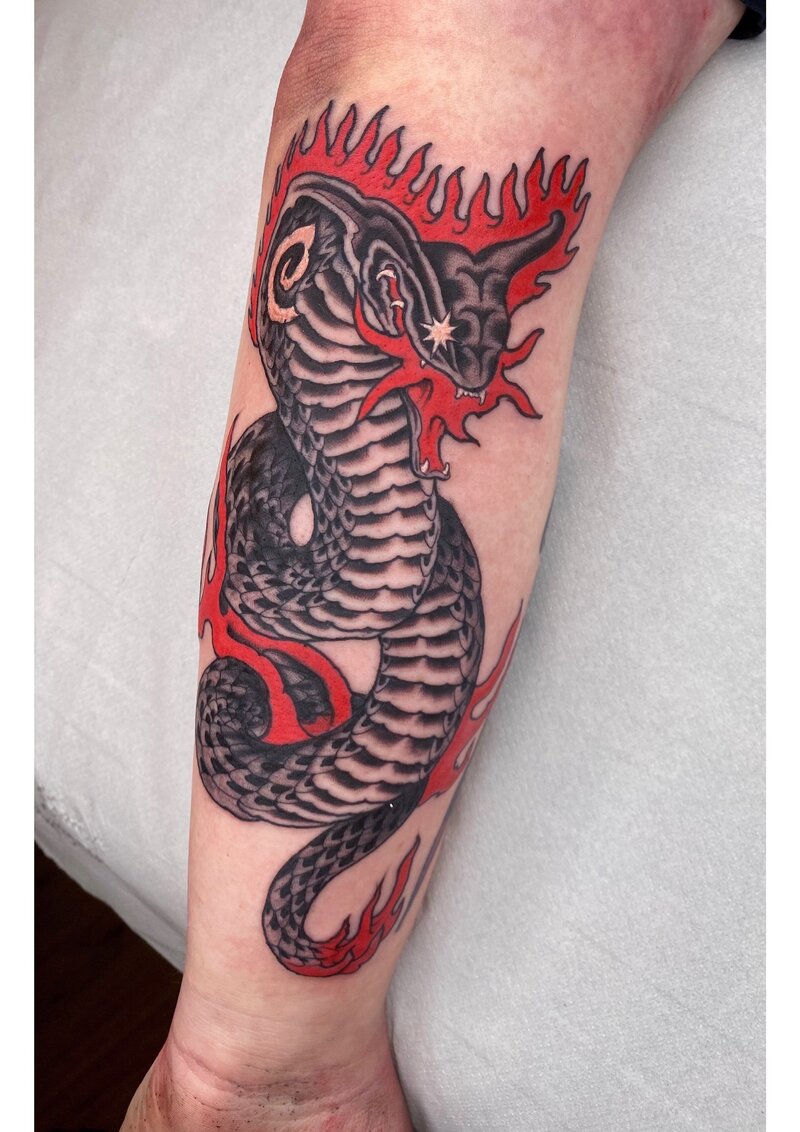 old-school-tattoo-artist