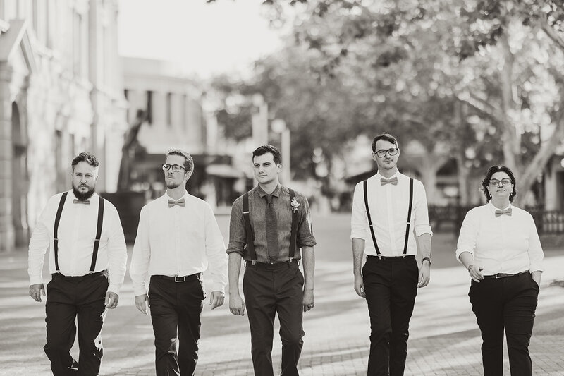 black-and-white-photo-city-wedding