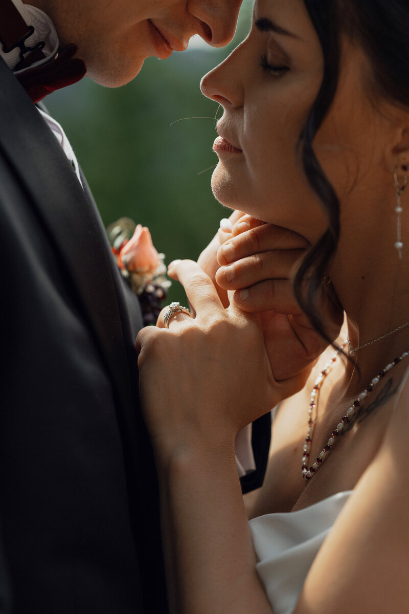 R&H-wedding-caleb-pike-victoria-bc-latitude 49 photography-couples portraits-06734