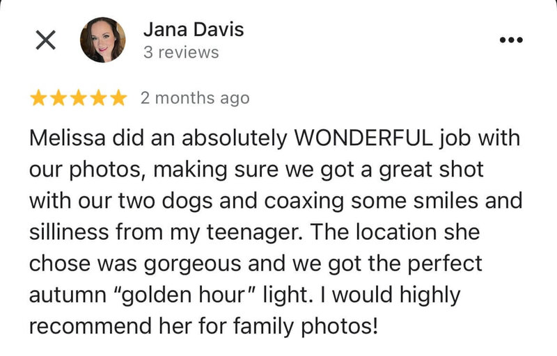 A five-star review from Jana Davis highlighting Melissa's wonderful job capturing family photos with their dogs during golden hour.