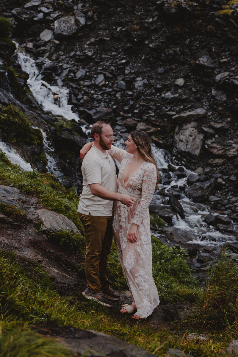 Alaska-Hatcher-Pass-Waterfall-Engagement-T&E_98