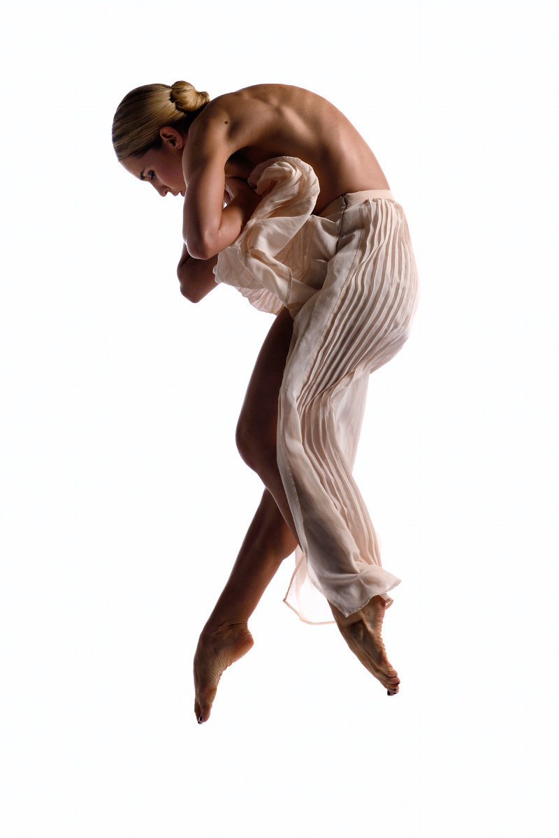 Ballet BC Dancer Kirsten Wicklund. (5) Photo by Michael Slobodian. 800