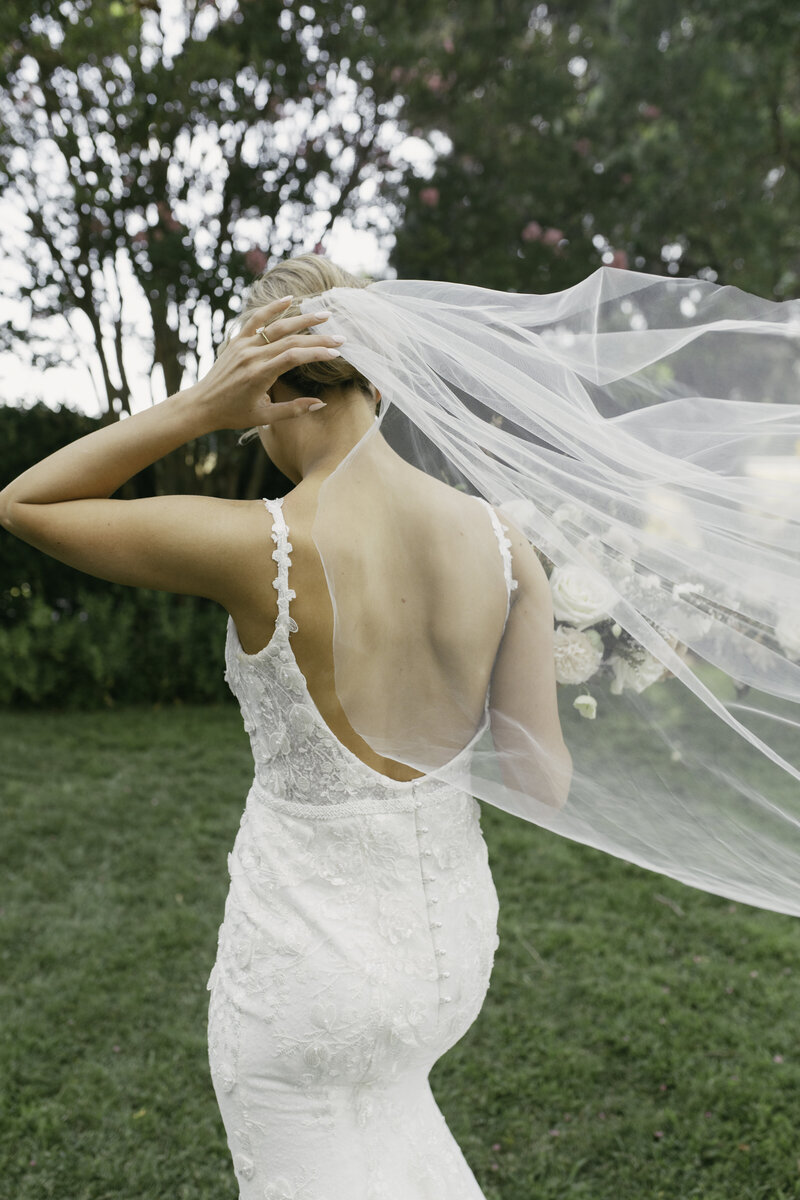 Sydnee Marie Photography -- Scribner Bend Vinyards Wedding -- L + M -- Sneaks-17